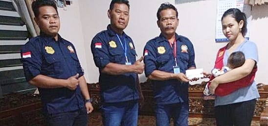 Ketua SISKOMPN Kediri Zainal Ikhsan Menyerahkan Donasi