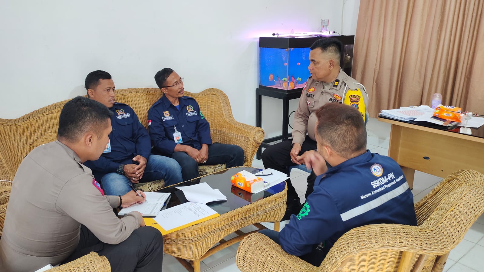 Diskusi Bersama Iptu Donly Kepala Bidang Operasi dan Ipda R. Tambunan Kanit Kamsel