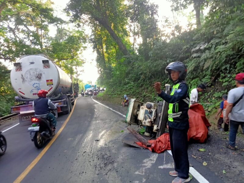 Wiji Haryanto PI-B16BAA Relawan Aktif Sigap Atur lalu lintas bersama Team nya 