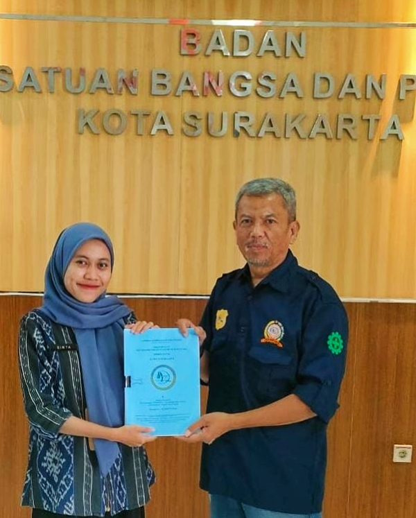 Sudarnoto (PI-A14BEJ) Ketua SISKOM-PN kota Surakarta Serahkan Dokumen 