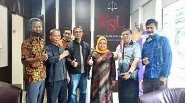 Foto Bersama Ibu Elsa Syarif dan Bapak Vidy 