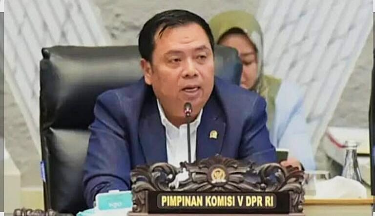 Ketua Komisi V DPR, Lasarus