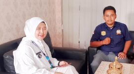 Lurah Kosambi Barat, Ibu Hj. Aal Laela Nur Aliyah, S.KM., M.IP., Bersama Sekretaris Ranting Kosambi Carba