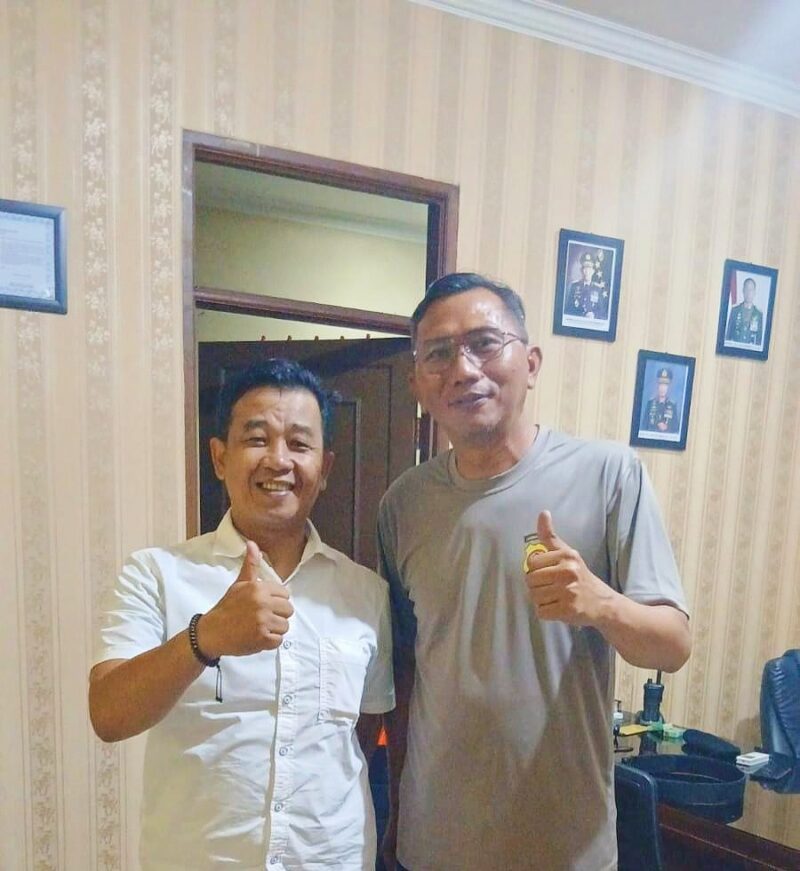 Rd Yadi Suryadi, Penasehat Organisasi Sistim Komunikasi Pengemudi Nusantara (SISKOM-PN) Provinsi Jawa Barat, melakukan kunjungan silaturahmi sekaligus diskusi santai bersama Kasat Subdit PAM OBVIT Ditlantas Polda Jawa Barat, AKBP Wira Sitriana K, S.Mn., di Bandung, Jawa Barat.