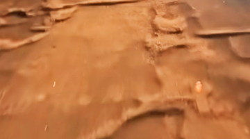 Fly Over Pamanukan berlubang Membahayakan keselamatan Pengendara 