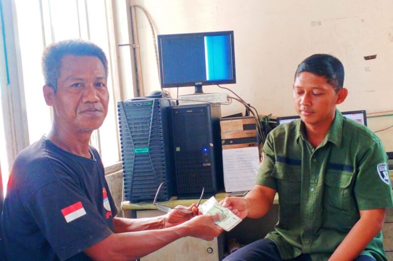 Klarifikasi terkait STNK kendaraannya di kawasan Pergudangan Kosambi Permai pada Sabtu (04/03/2026).