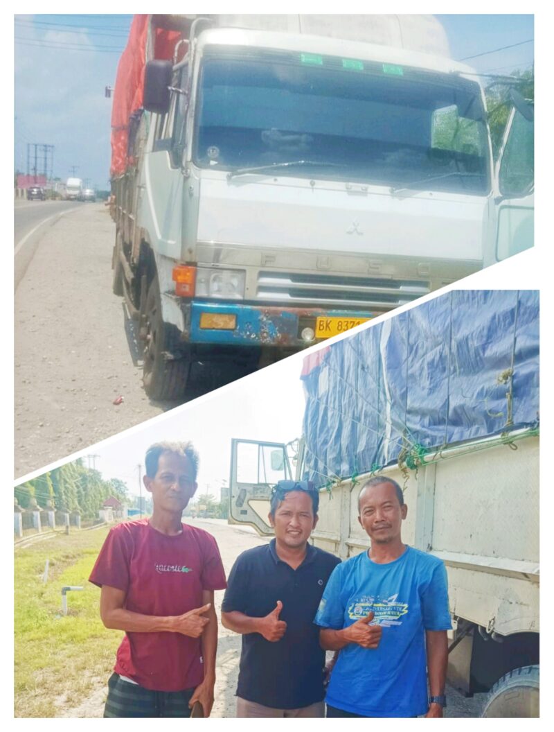 Ketua SISKOM-PN Inhu Dedi Natario Putra (Tengah)