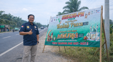 SISKOM-PN Indragiri Hulu Pasang Banner Ramadan, Ingatkan Pengemudi Tetap Hati-Hati di Perjalanan