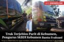 Truk angkutan semen masuk parit di Kebumen akibat rem terkunci, evakuasi dilakukan bersama warga