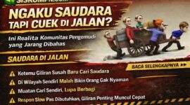 Saudara Tapi Cuek di Jalan?” menampilkan ilustrasi beberapa orang mendorong gerobak dengan peran berbeda, menggambarkan realita solidaritas komunitas pengemudi yang tidak merata, ada yang membantu, ada yang hanya menikmati, dan ada yang menjadi beban.