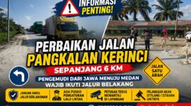 Perbaikan jalan Pangkalan Kerinci 6 km antrian truk pengaturan lalu lintas satu arah Pelalawan Riau
