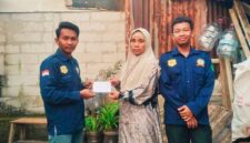 SISKOM-PN Jakarta Barat menyerahkan donasi kepada keluarga almarhum Ketua Tarono sebagai bentuk solidaritas anggota di Cengkareng, 29 April 2026.