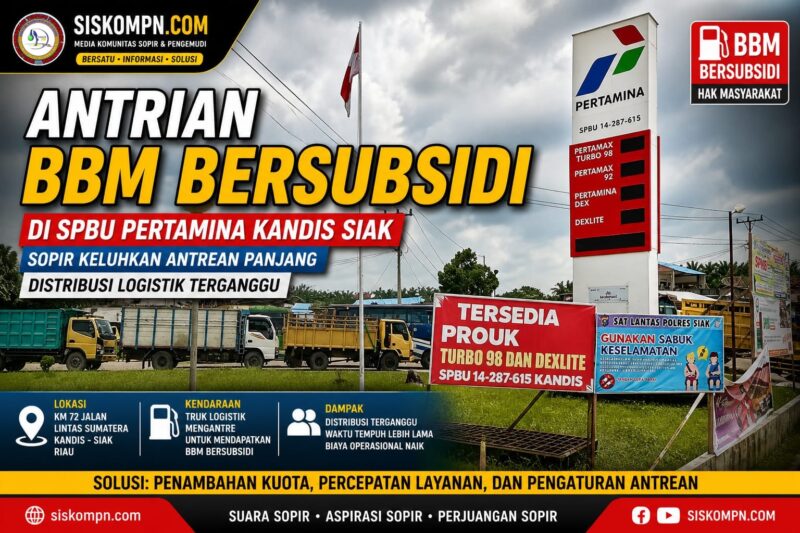Antrian BBM bersubsidi di SPBU Kandis Siak menyebabkan kendaraan logistik mengular hingga ke jalan.